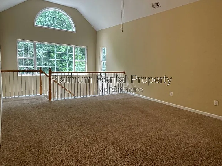 144 Pointe Cir — Photo 6