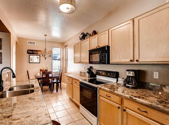5th image of 15221 N Clubgate Dr Unit 2129