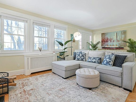 5th image of 32 Lynwood Road