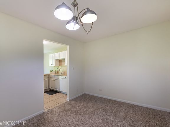 5th image of 230 Ashbury Ln W APT 3