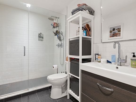 5th image of 861 President St #1