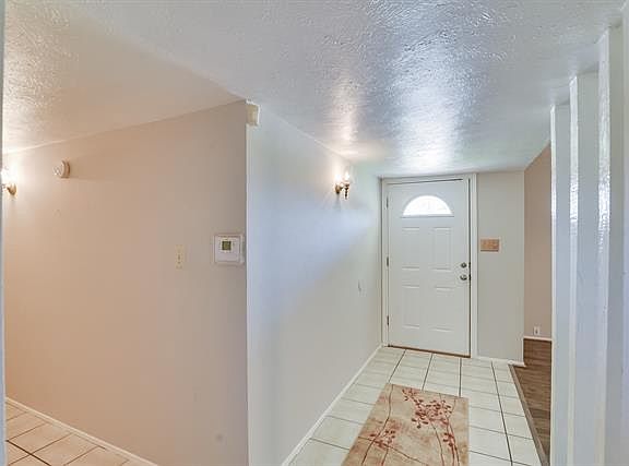 5th image of 1905 Vine Dr