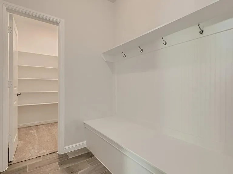 15952 Hayes Ridge Dr — Photo 18