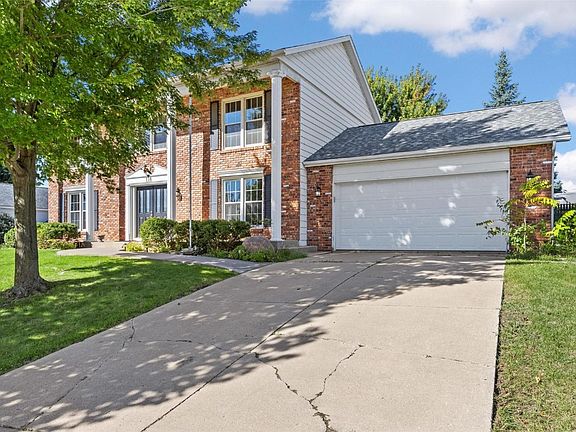 2nd image of 128 Rollingwood Dr NW