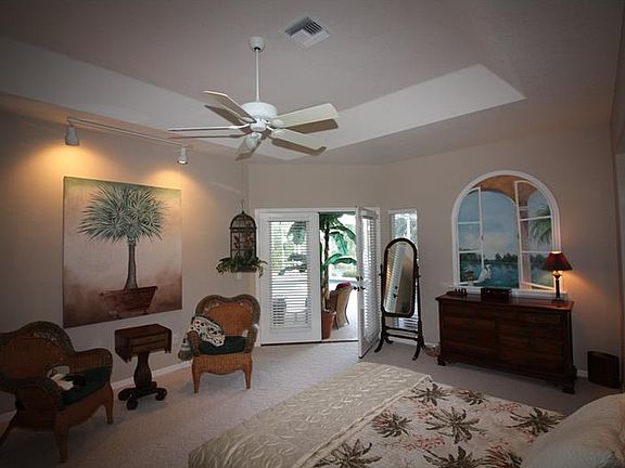 5th image of 2719 Saint Thomas Dr