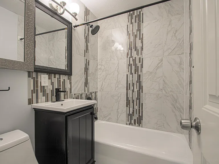 10810 Ewing Ave — Photo 14