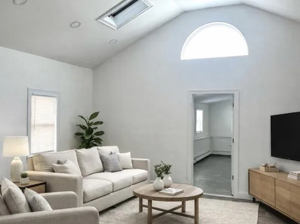 (undisclosed Address), East Islip, NY 11730