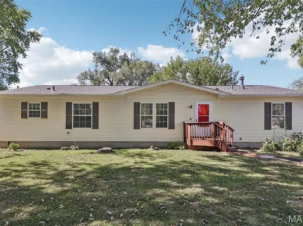 509 Long Dr, O'Fallon, IL 62269