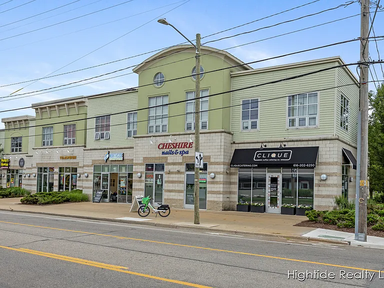 2221 Plainfield Ave NE #204 — Photo 9