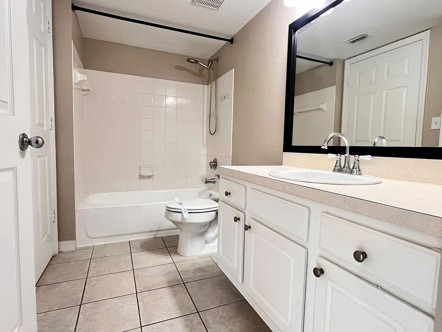 1 bed, 1.0 bath, 700 sqft, $1,895 — Photo 4