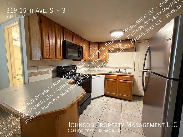 319 15th Ave S #3 — Photo 5