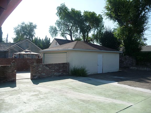 detached two garage