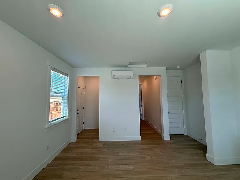 20464 Myrtle Pl E #1 — Photo 4
