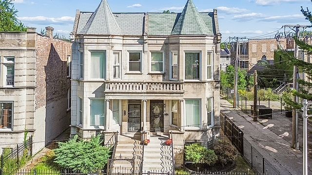 1st image of 514 W 66th St