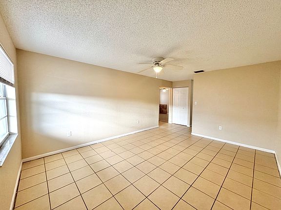 2nd image of 2571-2575 Elm Ave #2571