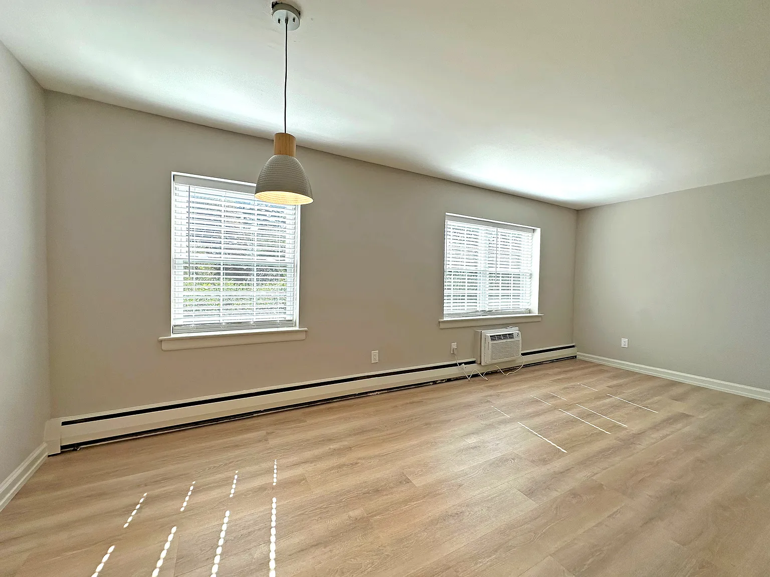 2 bed, 950 sqft, $1,995 — Photo 4