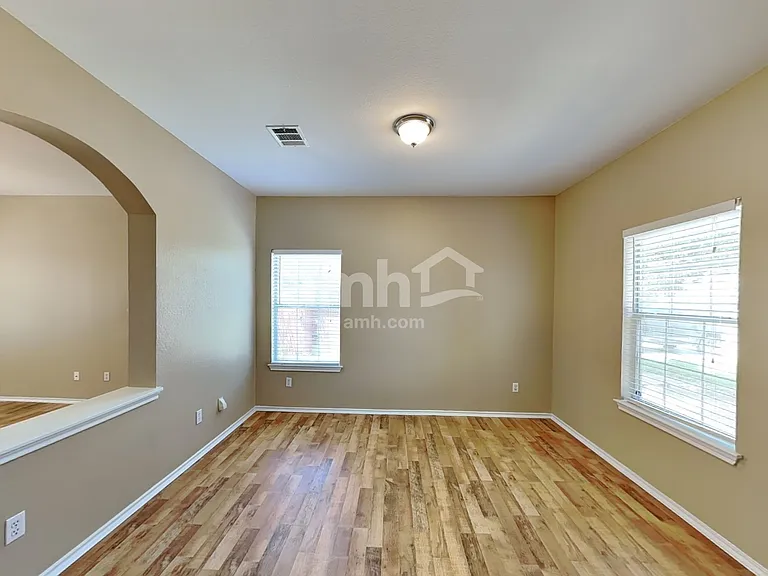149 Ashwood — Photo 5
