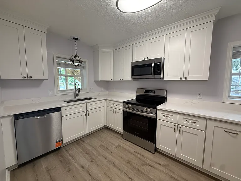 120 N Pinewood Dr #1 — Photo 7