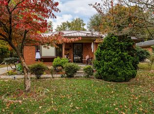 8537 Robbins Rd, Louisville, KY 40258