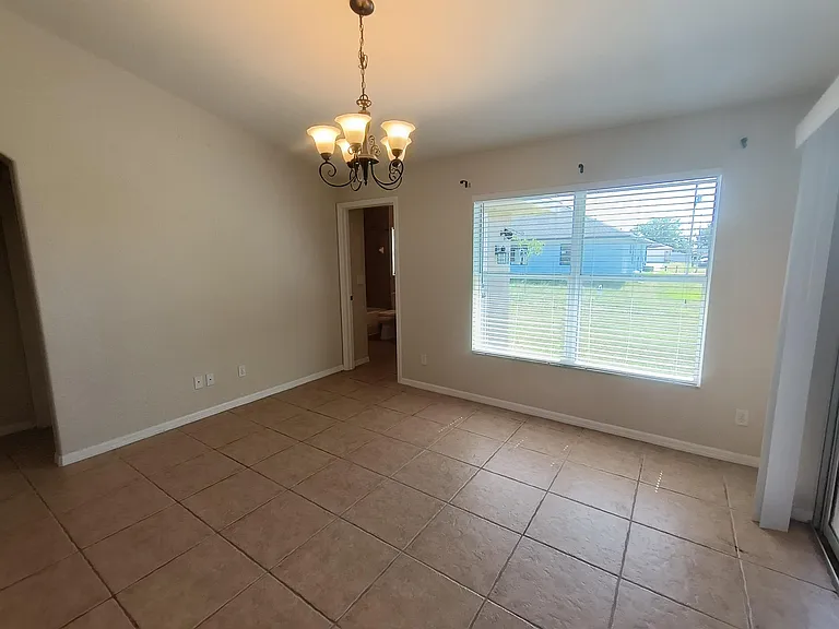 2208 NW 18th Ave — Photo 6