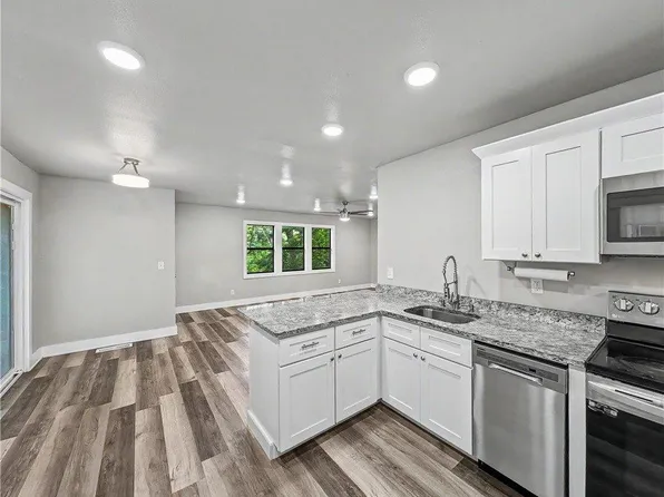 24 Hampstead Ln, Bella Vista, AR 72714