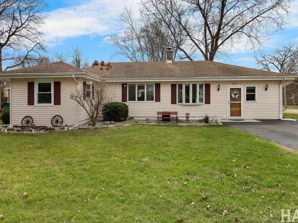 804 Elm St, Maple Park, IL 60151