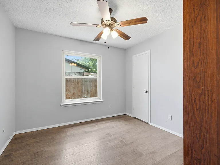 525 Parkview Dr — Photo 19