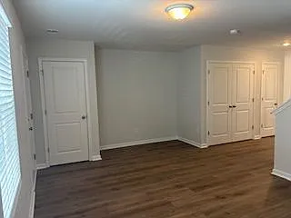 1056 Astoria Dr #MAIN — Photo 6
