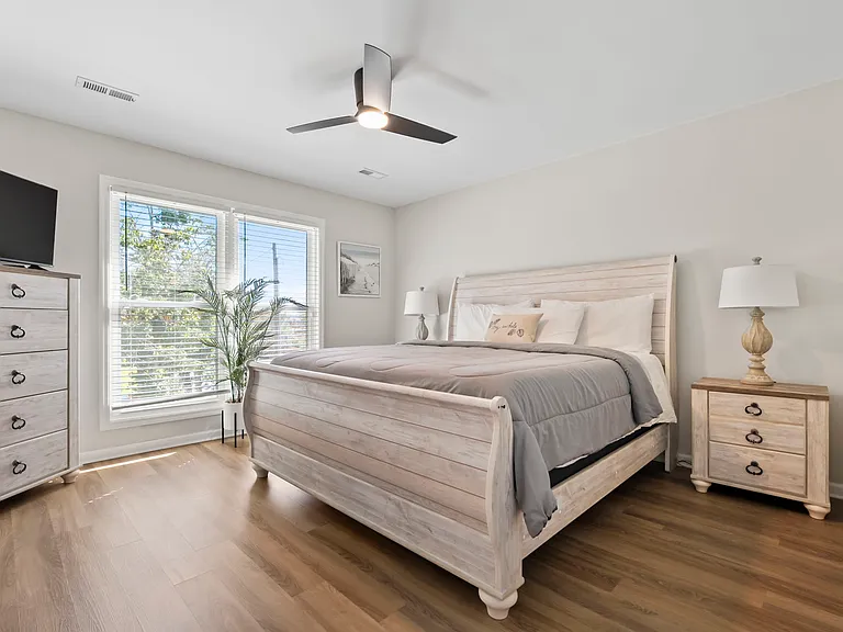 1008 Anne St — Photo 12