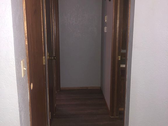 3rd image of 3005 S Cliff Ave