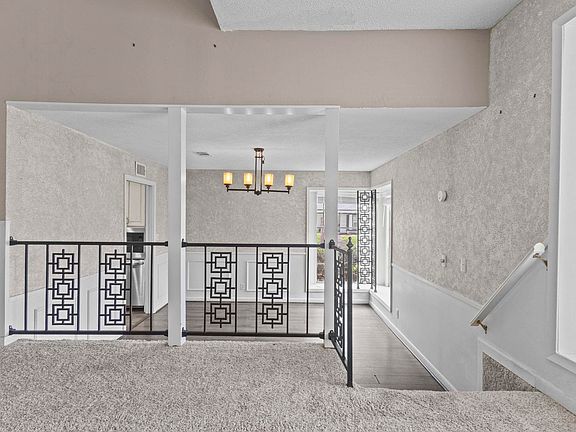 5th image of 8600 Stonegate Ct
