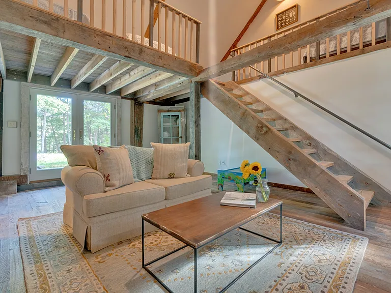 3 Decary Rd — Photo 10