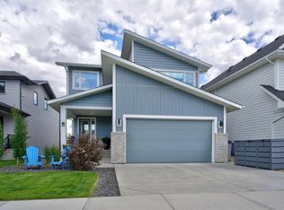 52 W Elderberry Way, Rocky View County, AB T3Z0G3