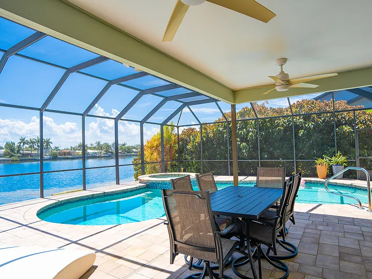 2316 S Shore Dr SE — Photo 61