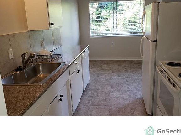 3rd image of 136 Carlton Ave APT 7