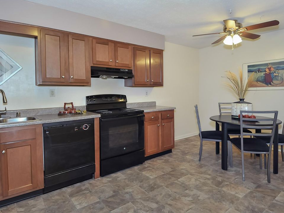 1st image of 100 Saint Francis Ct