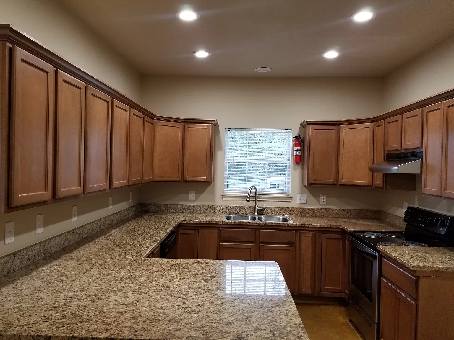 3BR 2BA Home in Gardenview Subdivision — Photo 3