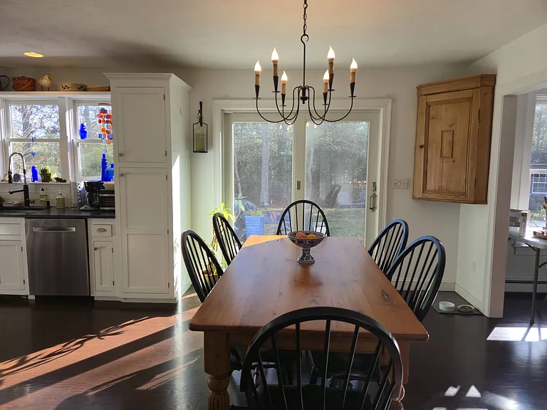 20 Hirsch Rd — Photo 3