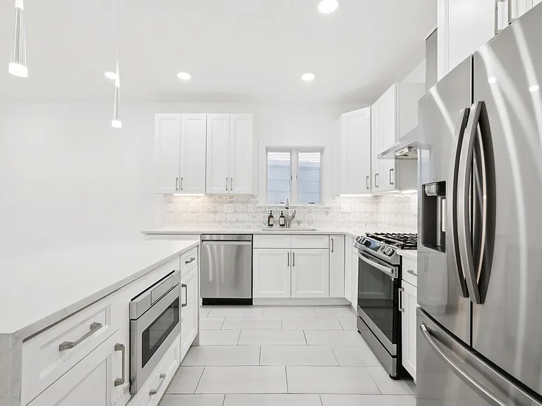 131 Zabriskie St #1 — Photo 14