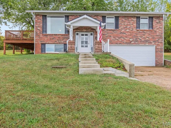 1027 Lakeshore Dr, De Soto, MO 63020