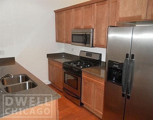 1st image of 1945 S Wabash Ave #1