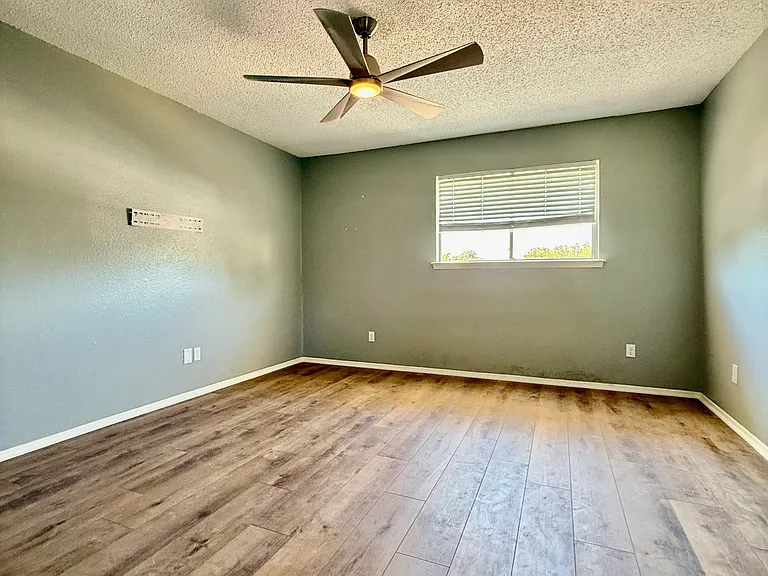 10707 Daryl Cv #A — Photo 11