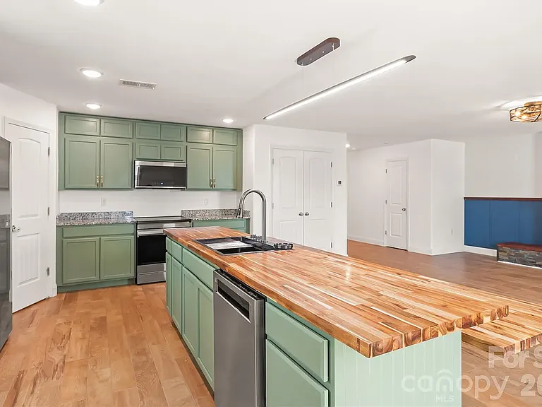 1232 Phifer Rd — Photo 5