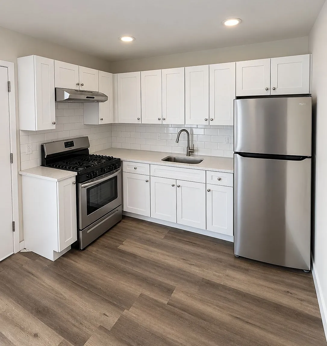 204 Rosa Parks Blvd — Photo 1