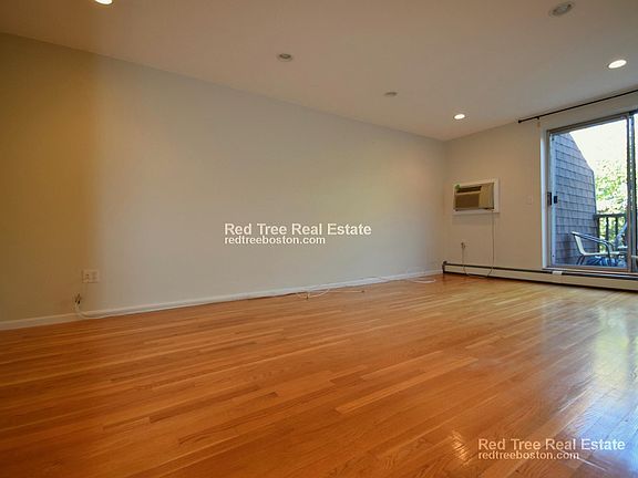 5th image of 142 Kenrick St #35REIEIE