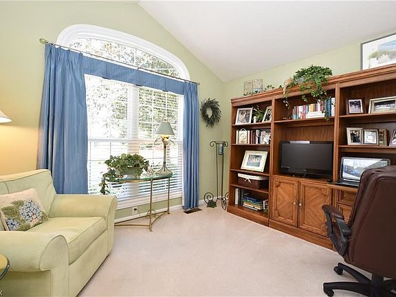 4th image of 373 Clearbrook Dr