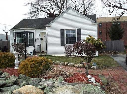 1st image of 9 Elizabeth Dr