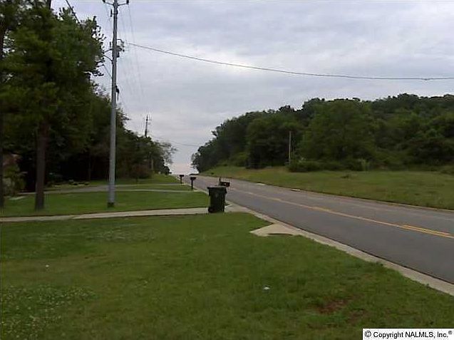 2nd image of 431 Plummer Rd