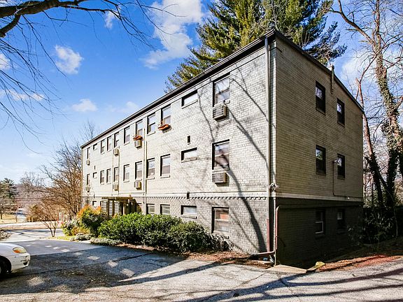 3rd image of 4595 Macarthur Blvd NW APT 3