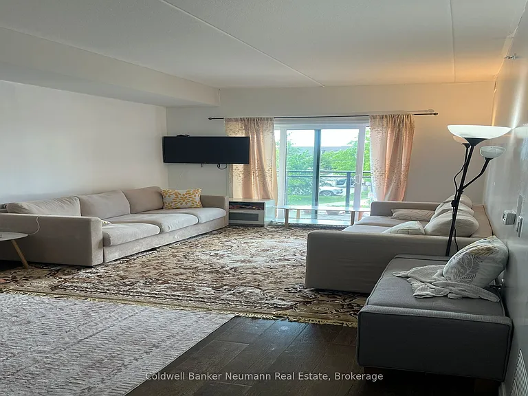 35 Kingsbury Sq #217 — Photo 7